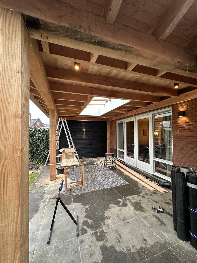 Buitenkamer aan huis met lichtstraat in Nuenen