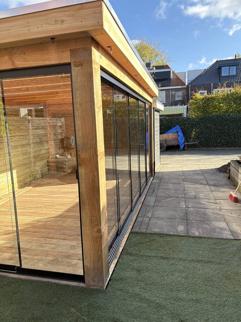 Vrijstaande buitenkamer met schuur ge&iuml;ntegreerd in Eindhoven