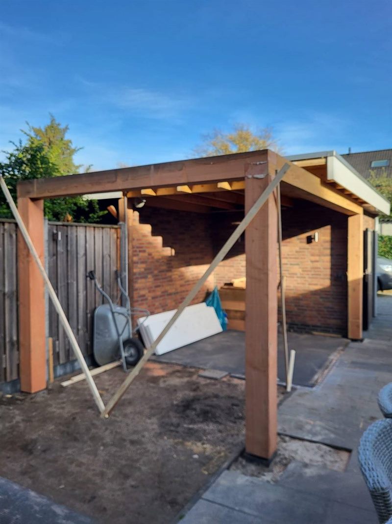 Buitenkamer met garage ge&iuml;ntegreerd in Eindhoven