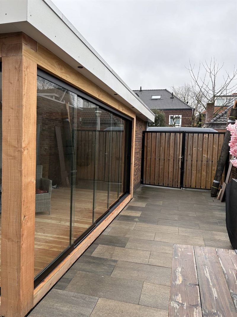 Buitenkamer met garage ge&iuml;ntegreerd in Eindhoven