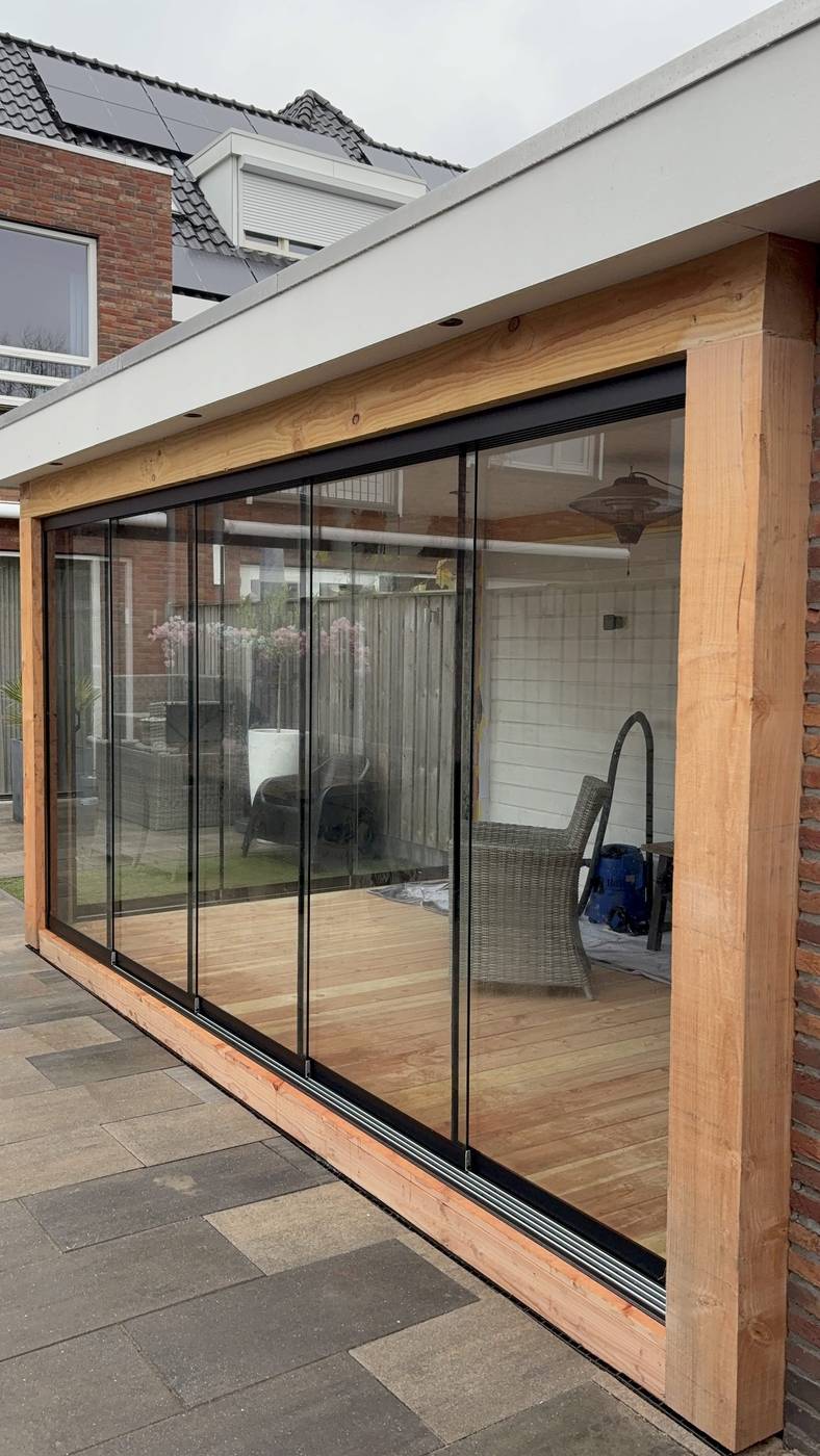 Buitenkamer met garage ge&iuml;ntegreerd in Eindhoven