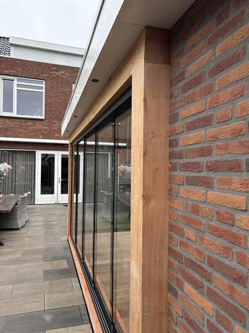 Buitenkamer met garage ge&iuml;ntegreerd in Eindhoven